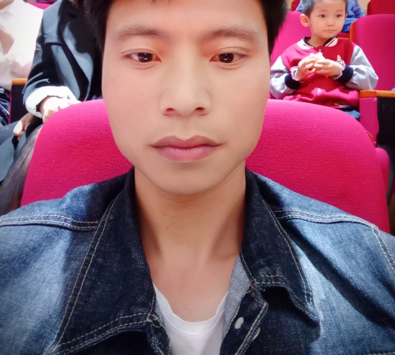 奋斗青年的第一张照片--嘉兴相亲服务中心