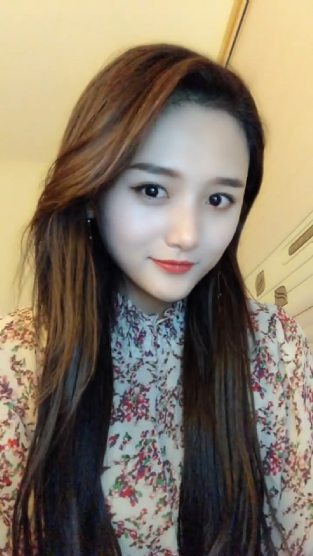 淡然一笑的第一张照片--嘉兴相亲服务中心