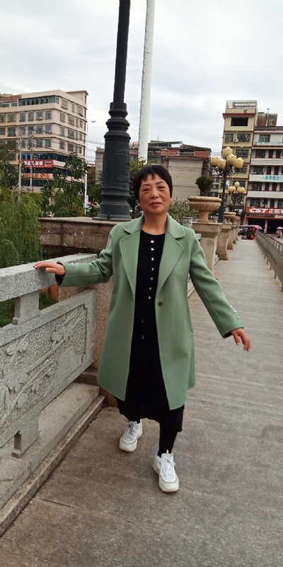 小玲的第一张照片--嘉兴相亲服务中心