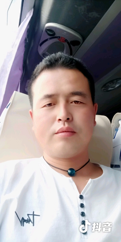 瞬间被爱上的第一张照片--嘉兴相亲服务中心