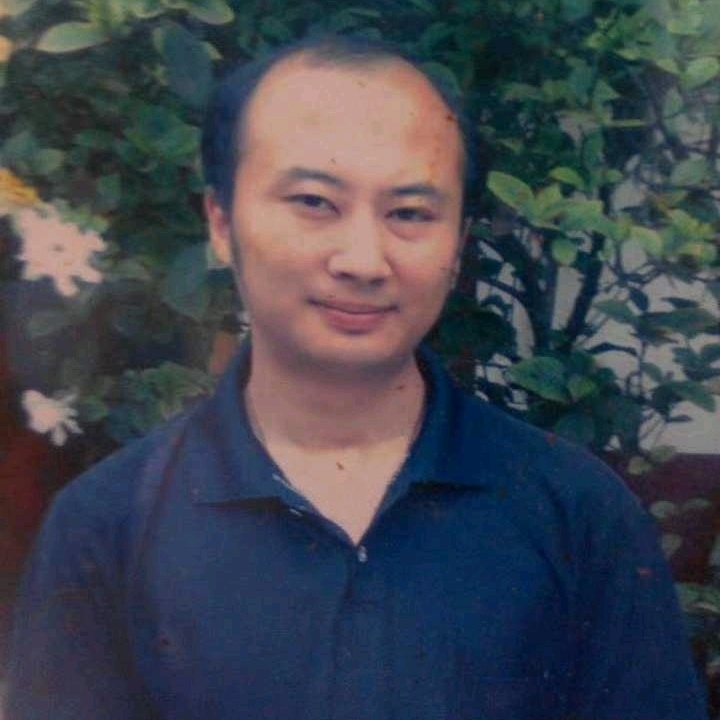 石峰里的生命的第一张照片--嘉兴相亲服务中心