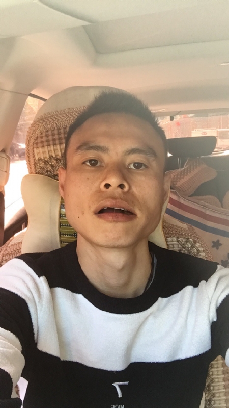 小何的第一张照片--嘉兴相亲服务中心