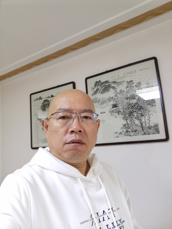 光头博士的第一张照片--嘉兴相亲服务中心