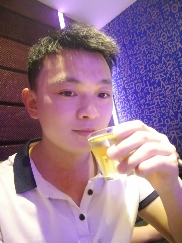 幸福的拥抱的第一张照片--嘉兴相亲服务中心