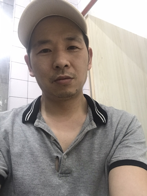 老何的第一张照片--嘉兴相亲服务中心