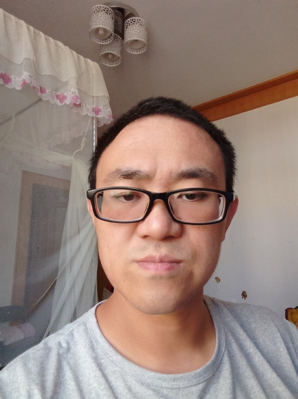 小涨常鸿的第一张照片--嘉兴相亲服务中心