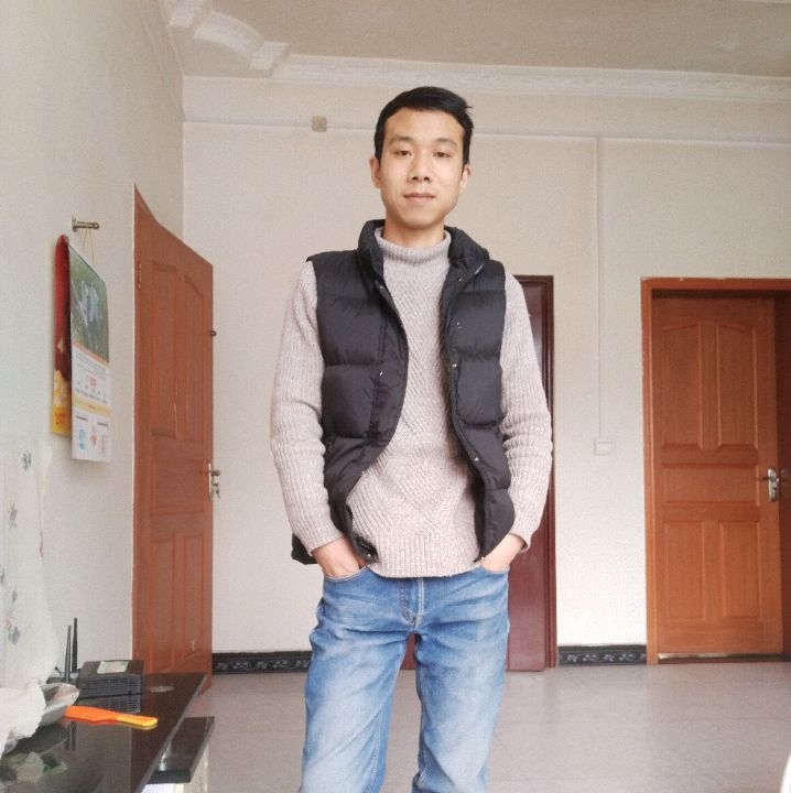 小伙子的第一张照片--嘉兴相亲服务中心