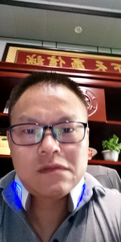 模具工匠的第一张照片--嘉兴相亲服务中心