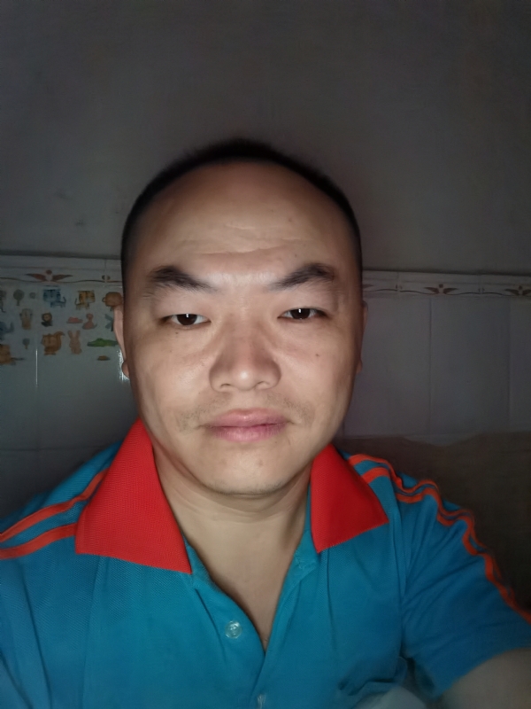 与子携老的第二张照片--嘉兴相亲服务中心