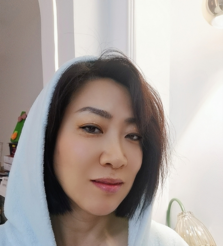 火玫瑰的第一张照片--嘉兴相亲服务中心