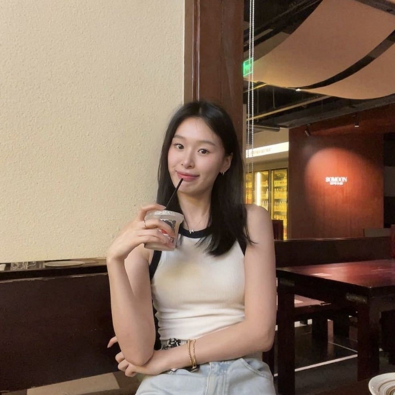 羽毛的第一张照片--嘉兴相亲服务中心