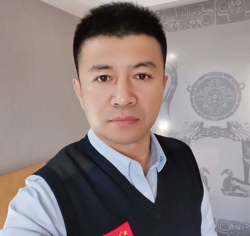 生在红旗下的第一张照片--嘉兴相亲服务中心