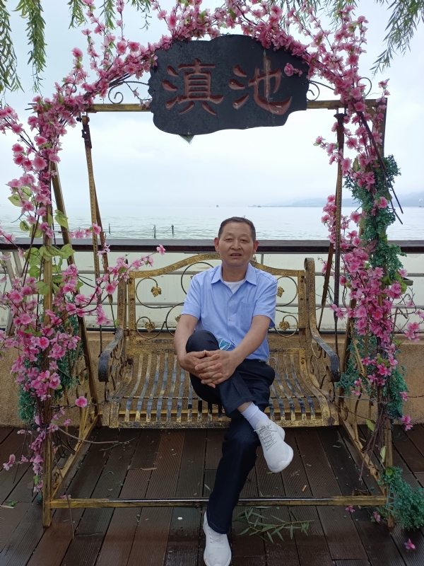 奋斗的第一张照片--嘉兴相亲服务中心
