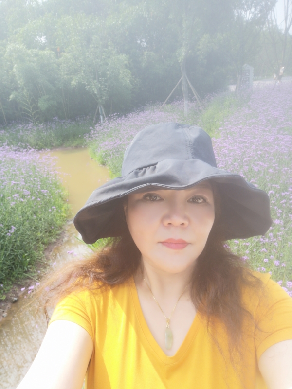 宛霞的第三张照片--嘉兴相亲服务中心