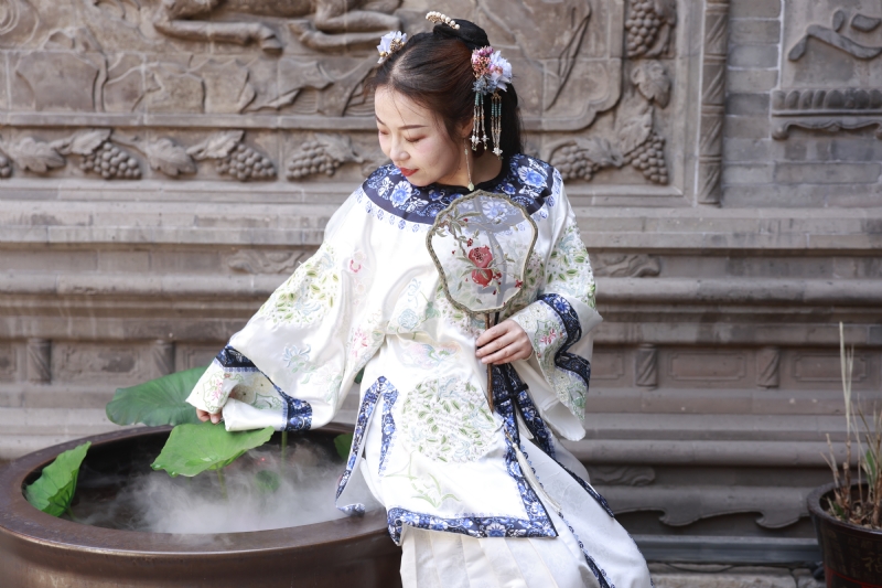 认真的雪的第一张照片--嘉兴相亲服务中心